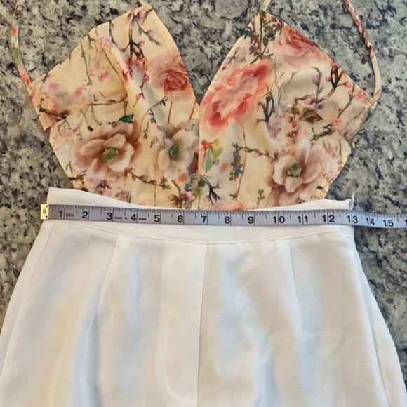 NWT Rehab floral open back white wide leg jumpsuit Medium M - Picture 10 of 11